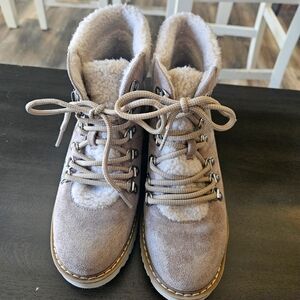 Taupe Boots with Fur lining - Size 6.5